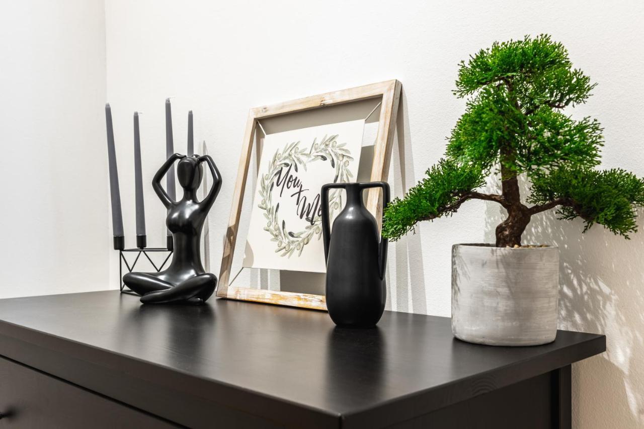 Stylish Designed In A Calm District Appartement *