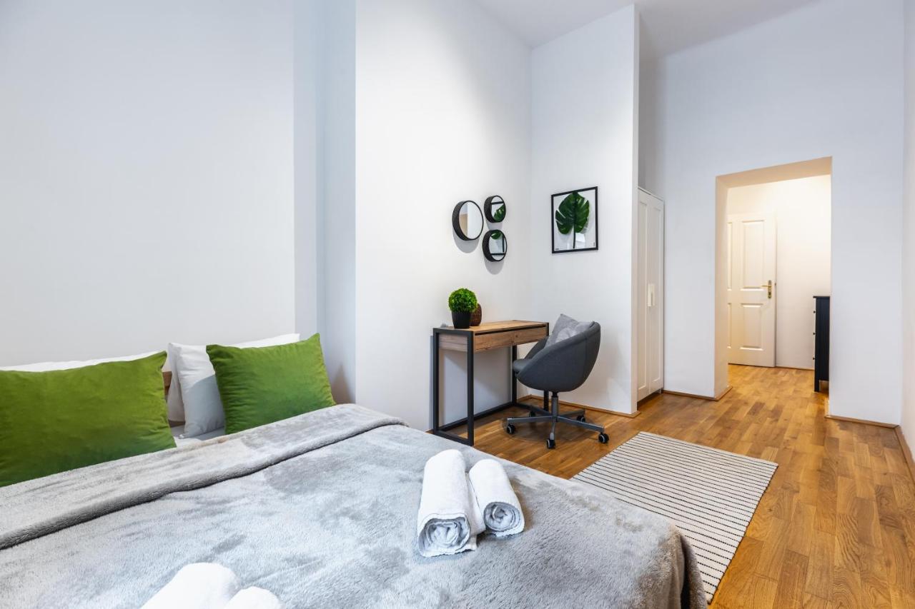 Appartement Stylish Designed In A Calm District *