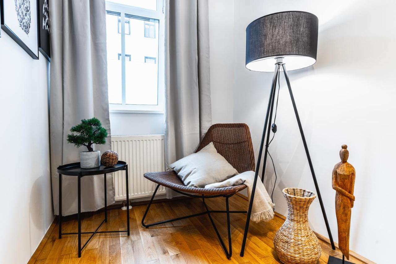 Appartement Stylish Designed In A Calm District Vienne