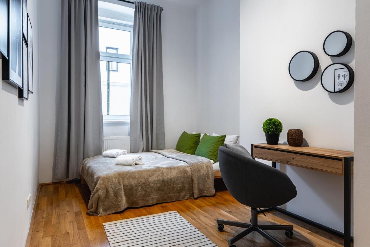 Stylish Designed In A Calm District Appartement *