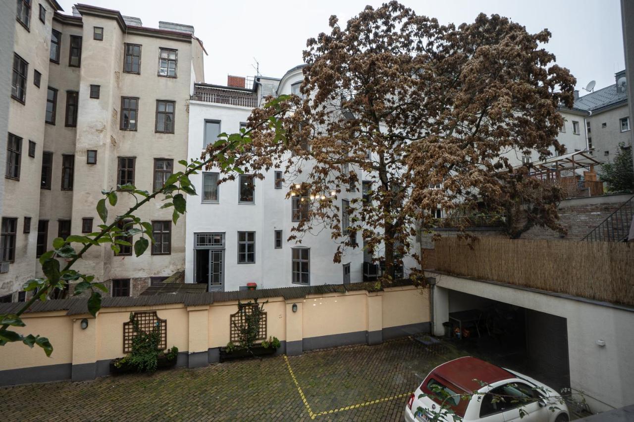 Stylish Designed In A Calm District Appartement *